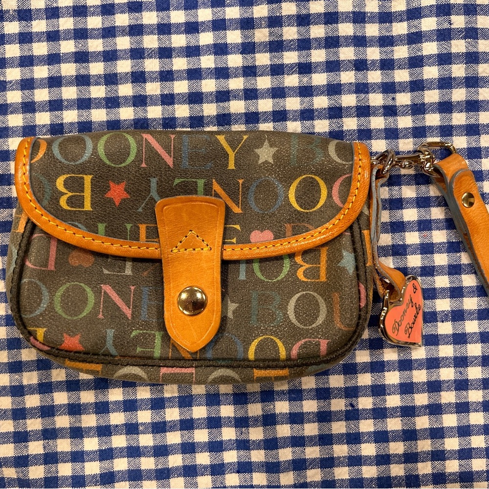 Dooney & Bourke wristlet wallet in perfect condition!